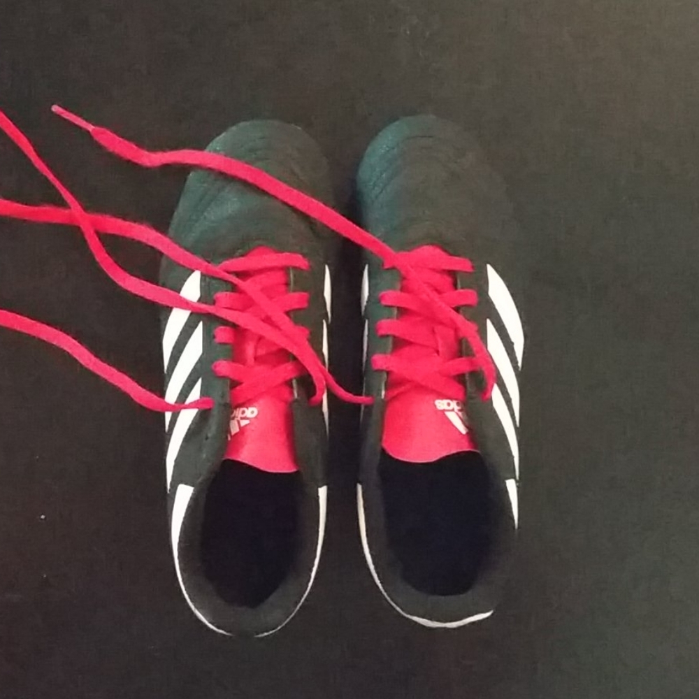 Adidas soccer cleats child size 3